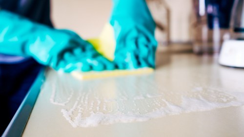 Kitchen and bathroom end of tenancy cleaning details